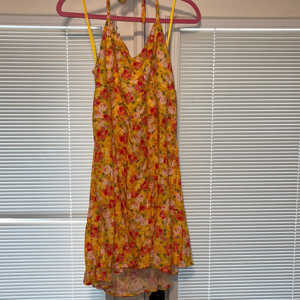 Backless dress